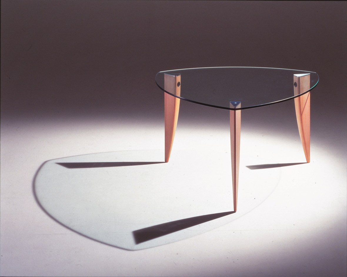 Amadeus glass table